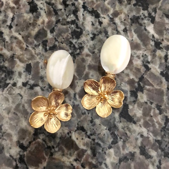 Nicola Bathie Jewelry - Nicola Bathie Gold Glower and Pearl Earrings